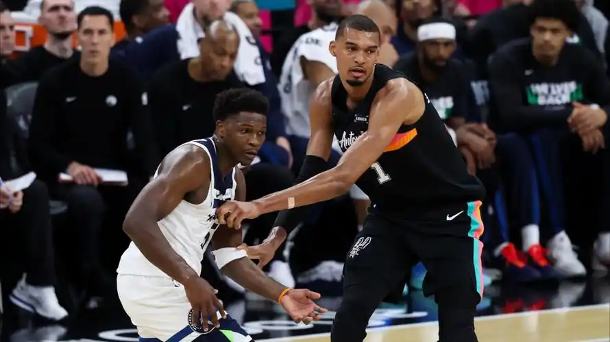乐鱼网页版-NBA无聊的季后赛第2轮即将结束：赛程随意、2组横扫、裁判控场